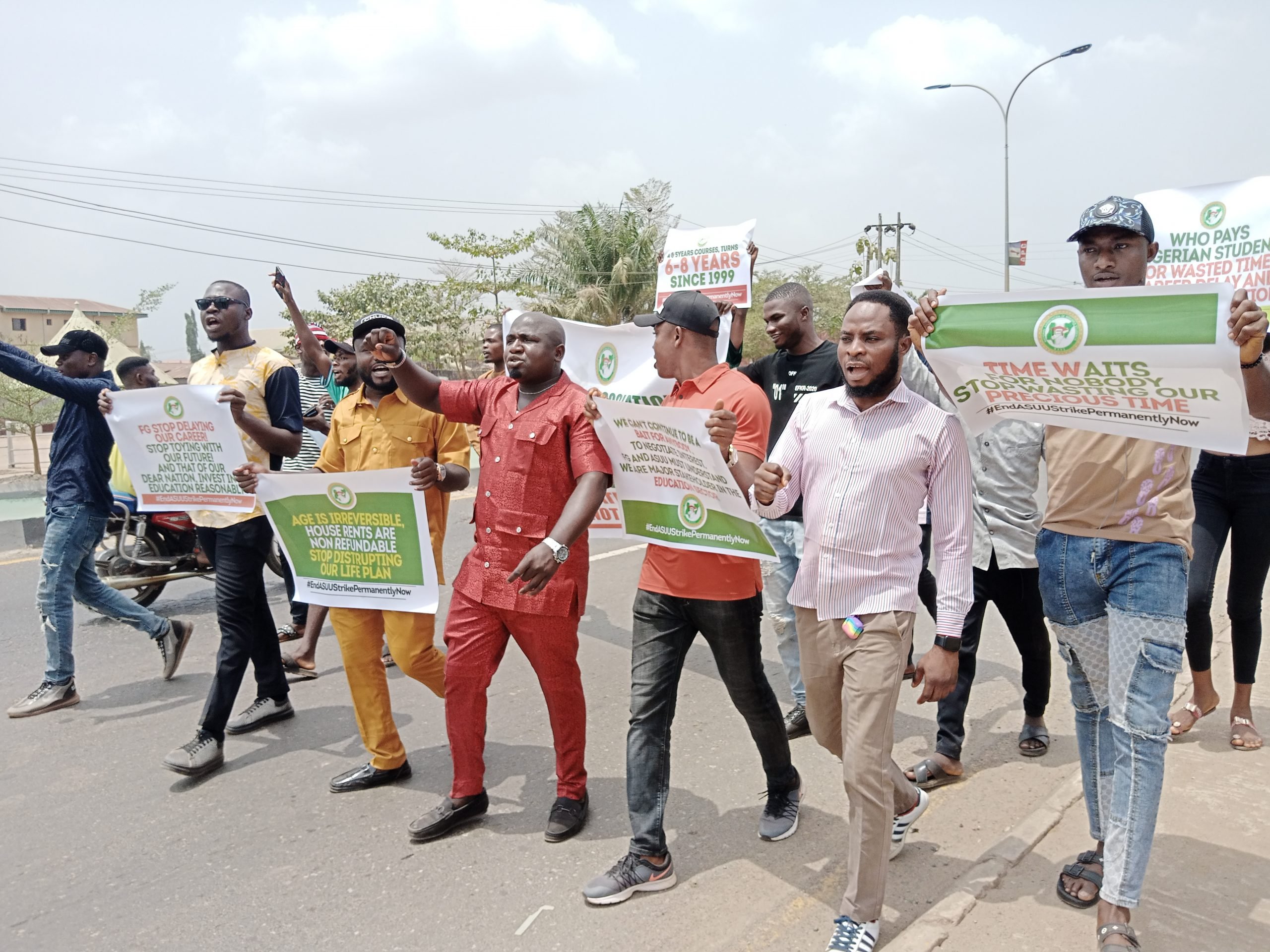 Protesting against Asuu strike, Student Locks Federal and State Secretariats in Plateau